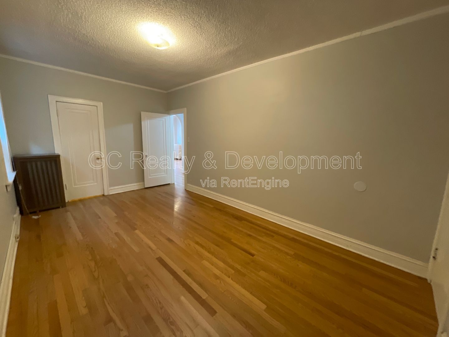 *** COMPLETELY RENOVATED 3 BDRM / ROGERS PARK / APPL INCL / LAUNDRY IN BUILDING*** property image