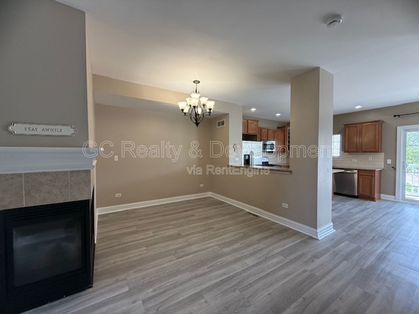 *** 3BR TOWNHOME + FINISHED BASEMENT / 2 CAR GARAGE / AMENITIES *** property image