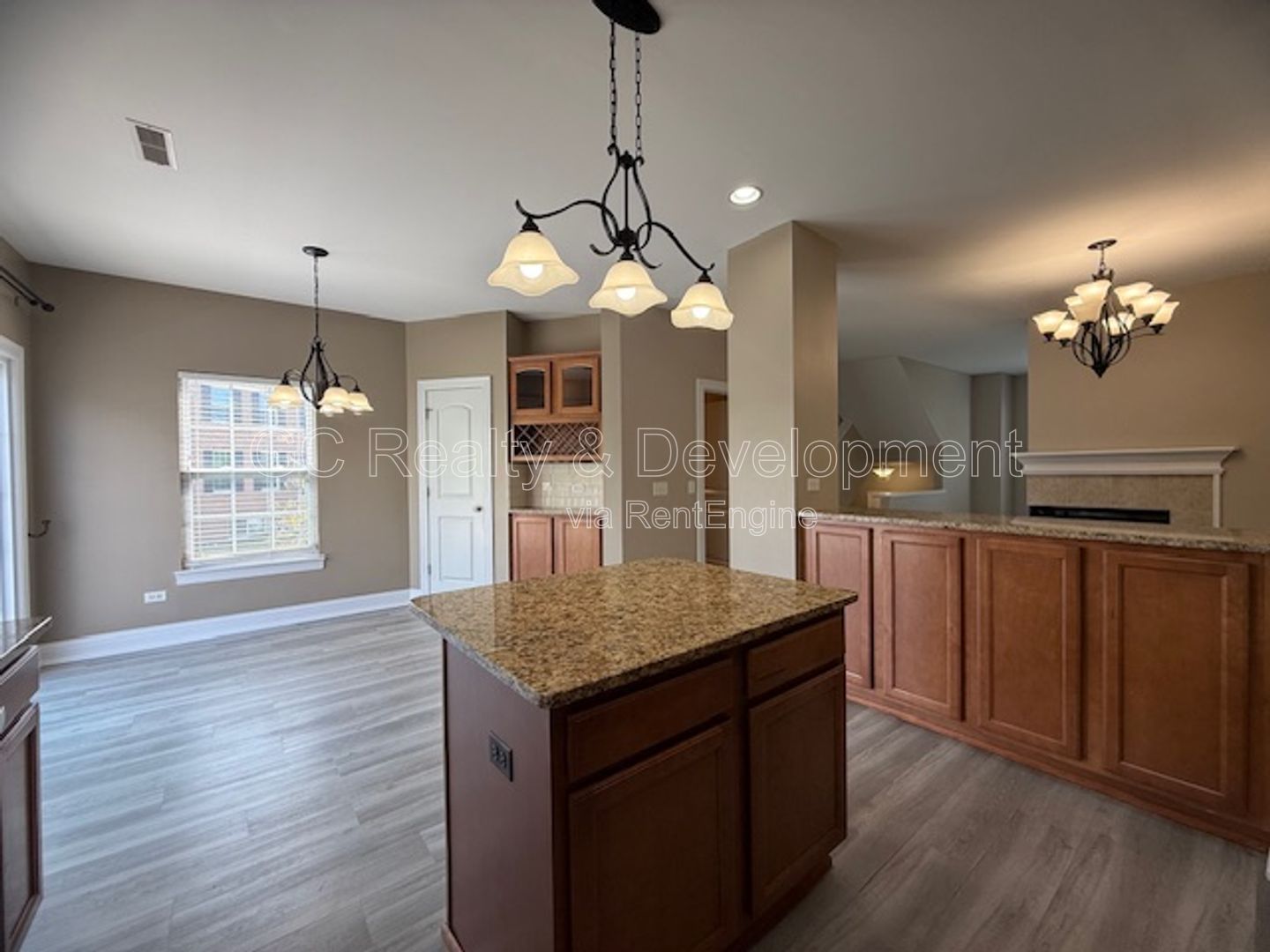 *** 3BR TOWNHOME + FINISHED BASEMENT / 2 CAR GARAGE / AMENITIES *** property image
