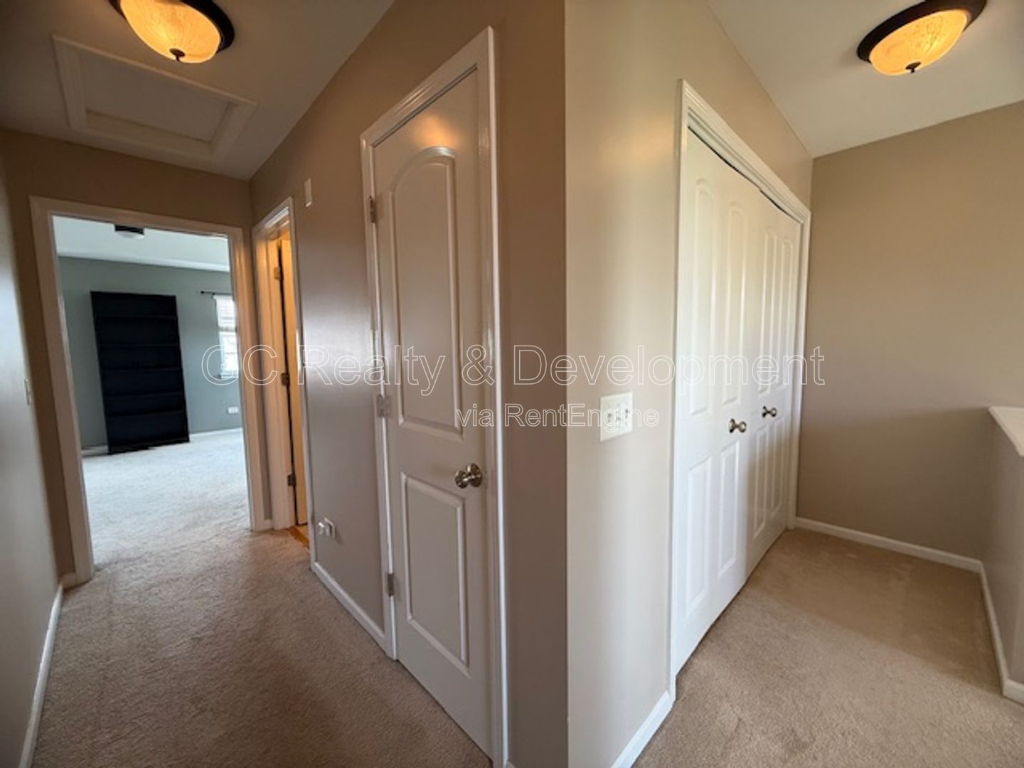 *** 3BR TOWNHOME + FINISHED BASEMENT / 2 CAR GARAGE / AMENITIES *** property image