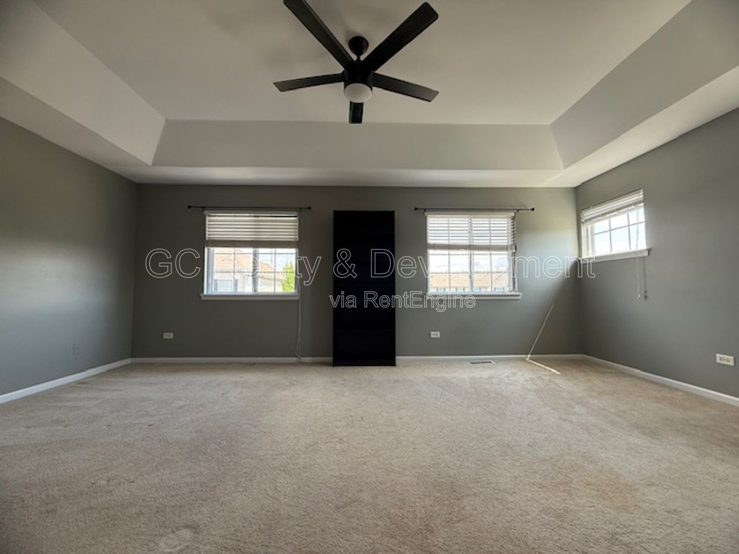 *** 3BR TOWNHOME + FINISHED BASEMENT / 2 CAR GARAGE / AMENITIES *** property image