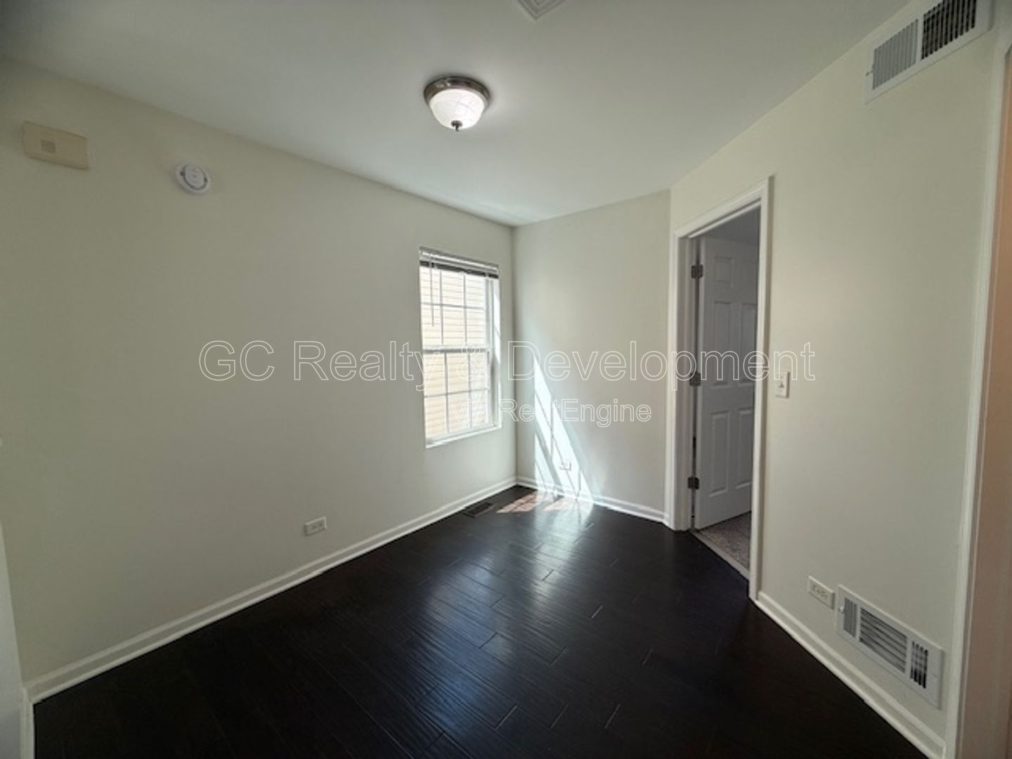 *** 2 BDRM - 2 BTH / ATTACHED GARAGE / GRANITE & SS APPL / CENTRAL AC *** property image