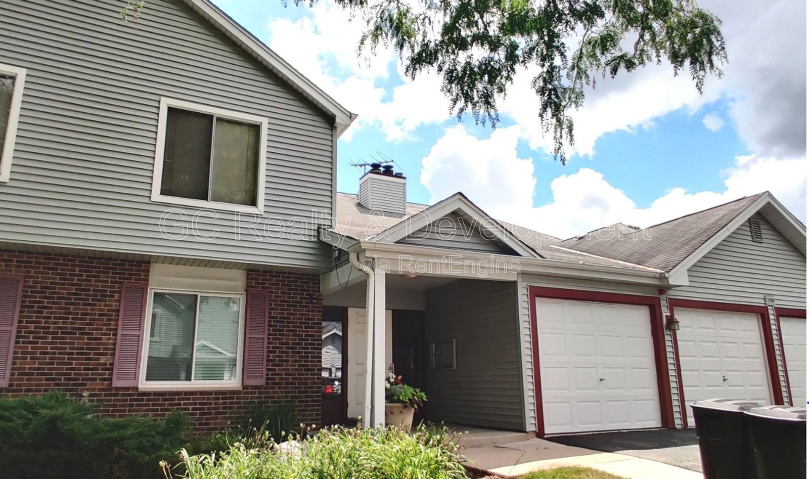 *** COMING SOON 5/22/26! / 2 BDRM - 2 BTH / SCHOOL DISTRICT 68 / 2ND FLOOR UNIT / PET FRIENDLY / ATTACHED GARAGE  *** property image