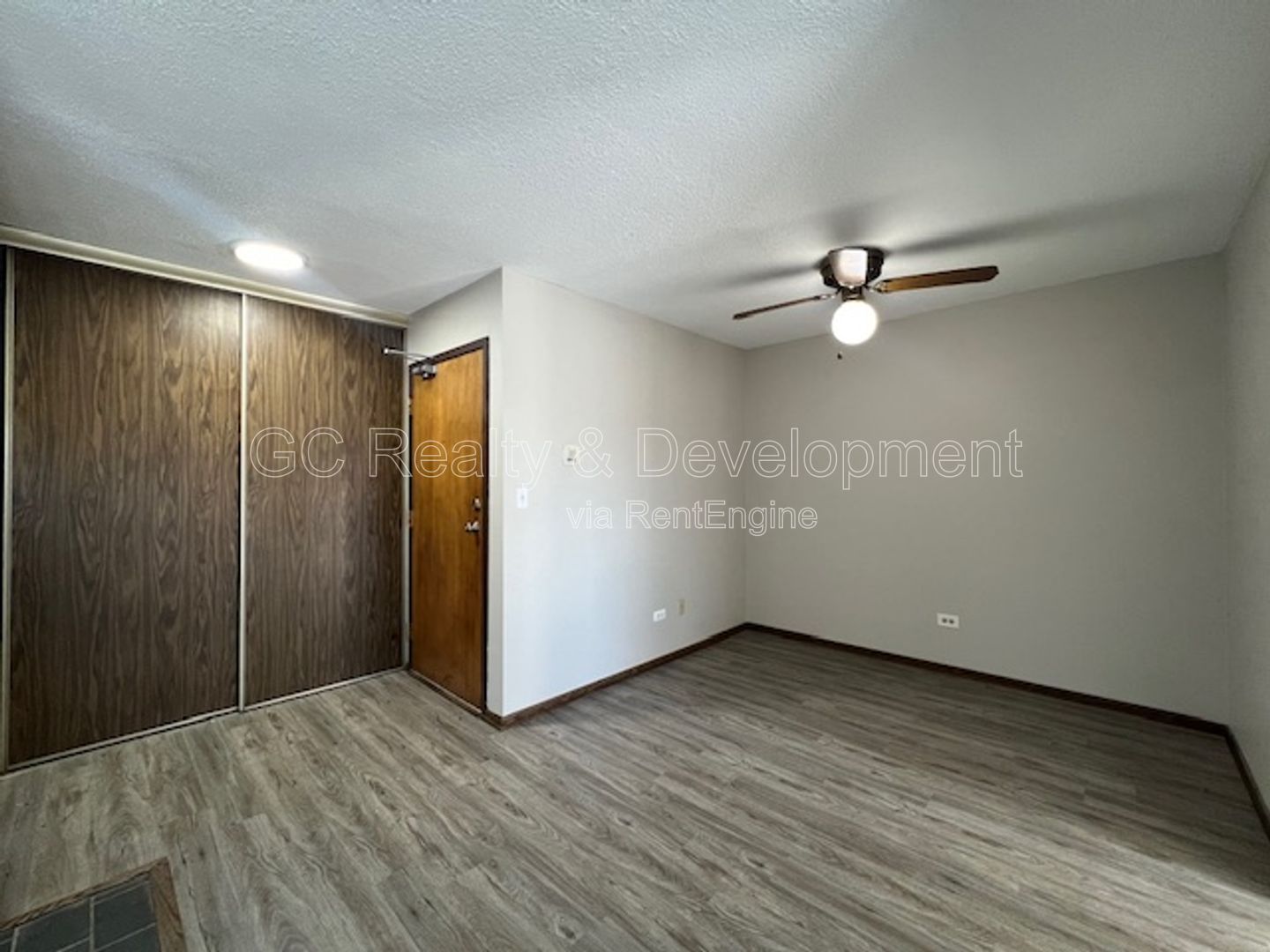 *** COMING SOON 5/22/26! / 2 BDRM - 2 BTH / SCHOOL DISTRICT 68 / 2ND FLOOR UNIT / PET FRIENDLY / ATTACHED GARAGE  *** property image