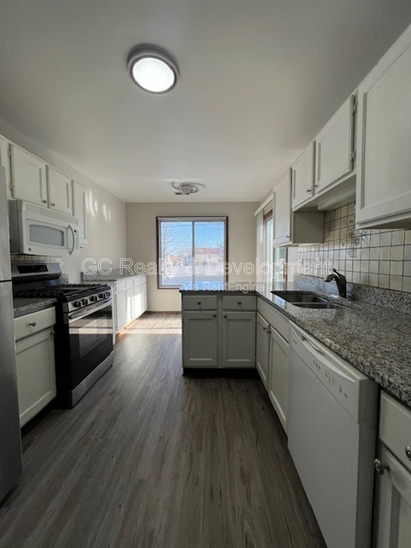 *** COMING SOON 5/22/26! / 2 BDRM - 2 BTH / SCHOOL DISTRICT 68 / 2ND FLOOR UNIT / PET FRIENDLY / ATTACHED GARAGE  *** property image
