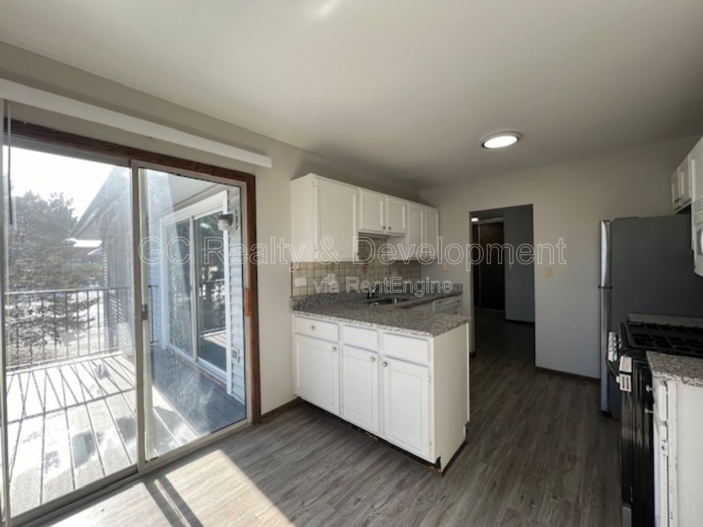 *** COMING SOON 5/22/26! / 2 BDRM - 2 BTH / SCHOOL DISTRICT 68 / 2ND FLOOR UNIT / PET FRIENDLY / ATTACHED GARAGE  *** property image