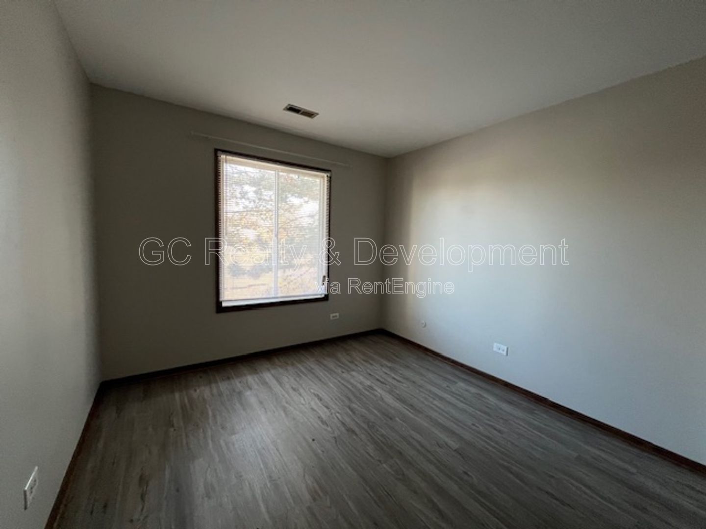 *** COMING SOON 5/22/26! / 2 BDRM - 2 BTH / SCHOOL DISTRICT 68 / 2ND FLOOR UNIT / PET FRIENDLY / ATTACHED GARAGE  *** property image