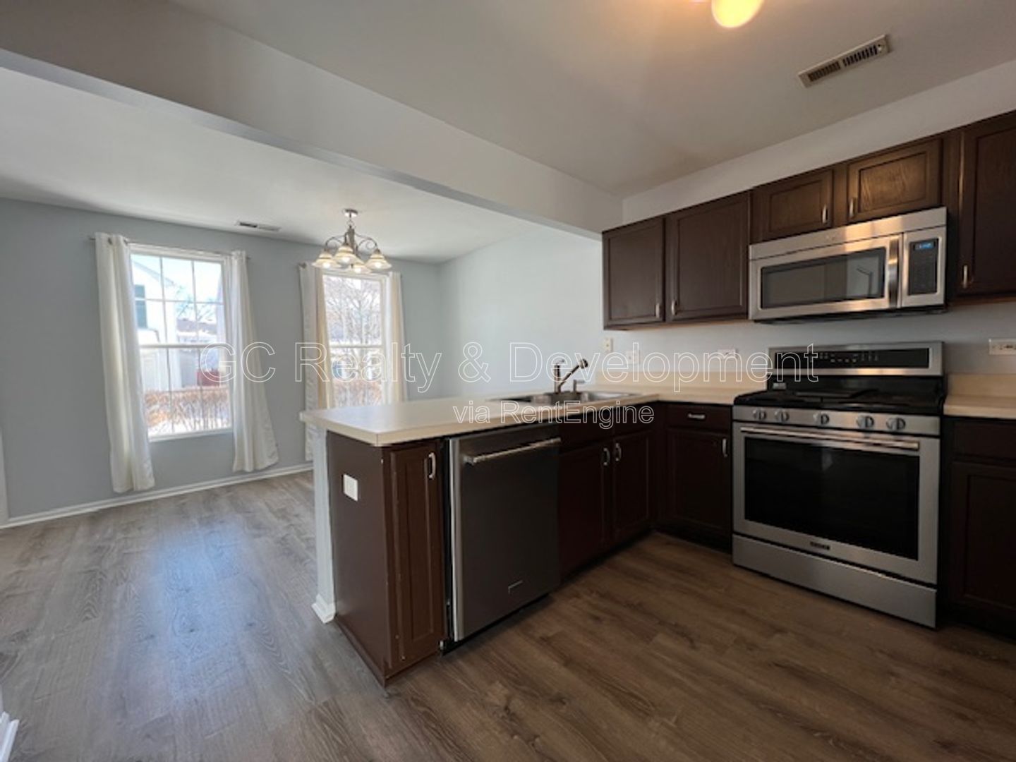 *** COMING SOON 5/22/26! / 3 BDRM - 2.5 BTH / RECENTLY UPDATED / PET FRIENDLY / W&D IN UNIT / SS APPL / FRONT PORCH *** property image