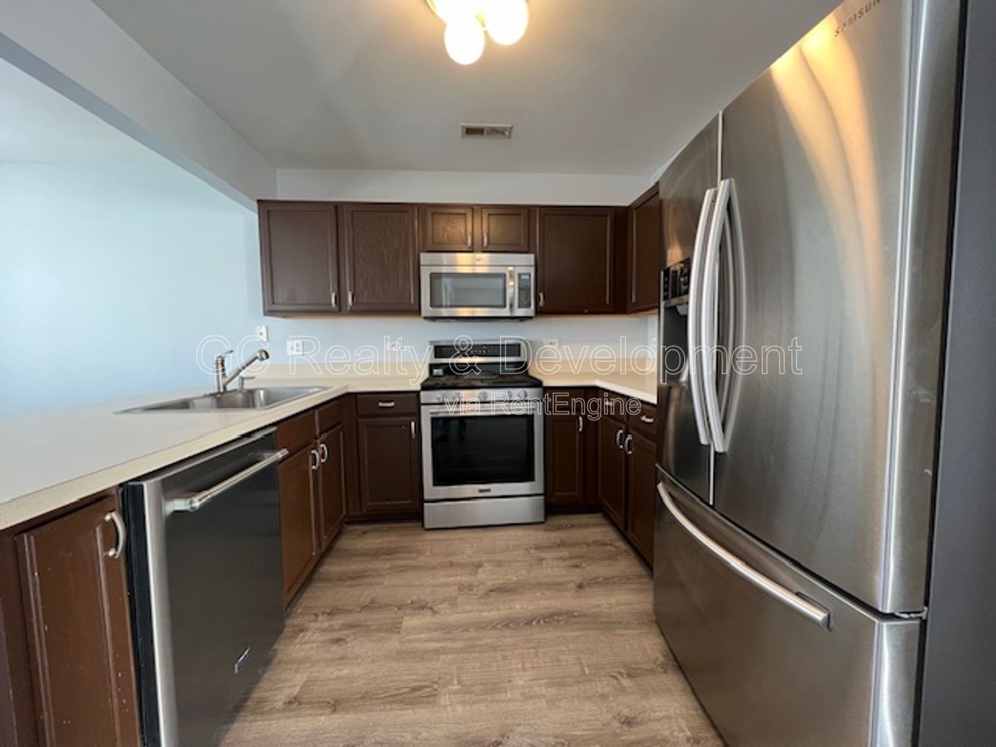 *** COMING SOON 5/22/26! / 3 BDRM - 2.5 BTH / RECENTLY UPDATED / PET FRIENDLY / W&D IN UNIT / SS APPL / FRONT PORCH *** property image