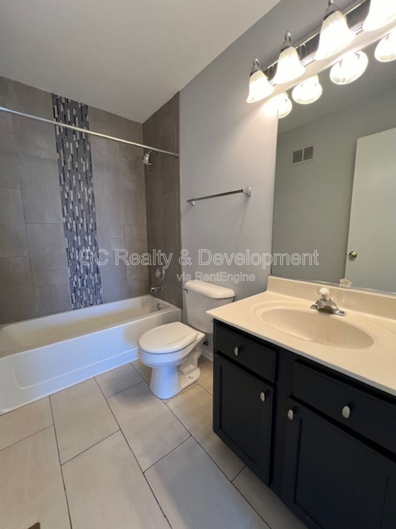 *** COMING SOON 5/22/26! / 3 BDRM - 2.5 BTH / RECENTLY UPDATED / PET FRIENDLY / W&D IN UNIT / SS APPL / FRONT PORCH *** property image