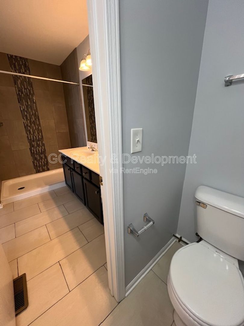*** COMING SOON 5/22/26! / 3 BDRM - 2.5 BTH / RECENTLY UPDATED / PET FRIENDLY / W&D IN UNIT / SS APPL / FRONT PORCH *** property image