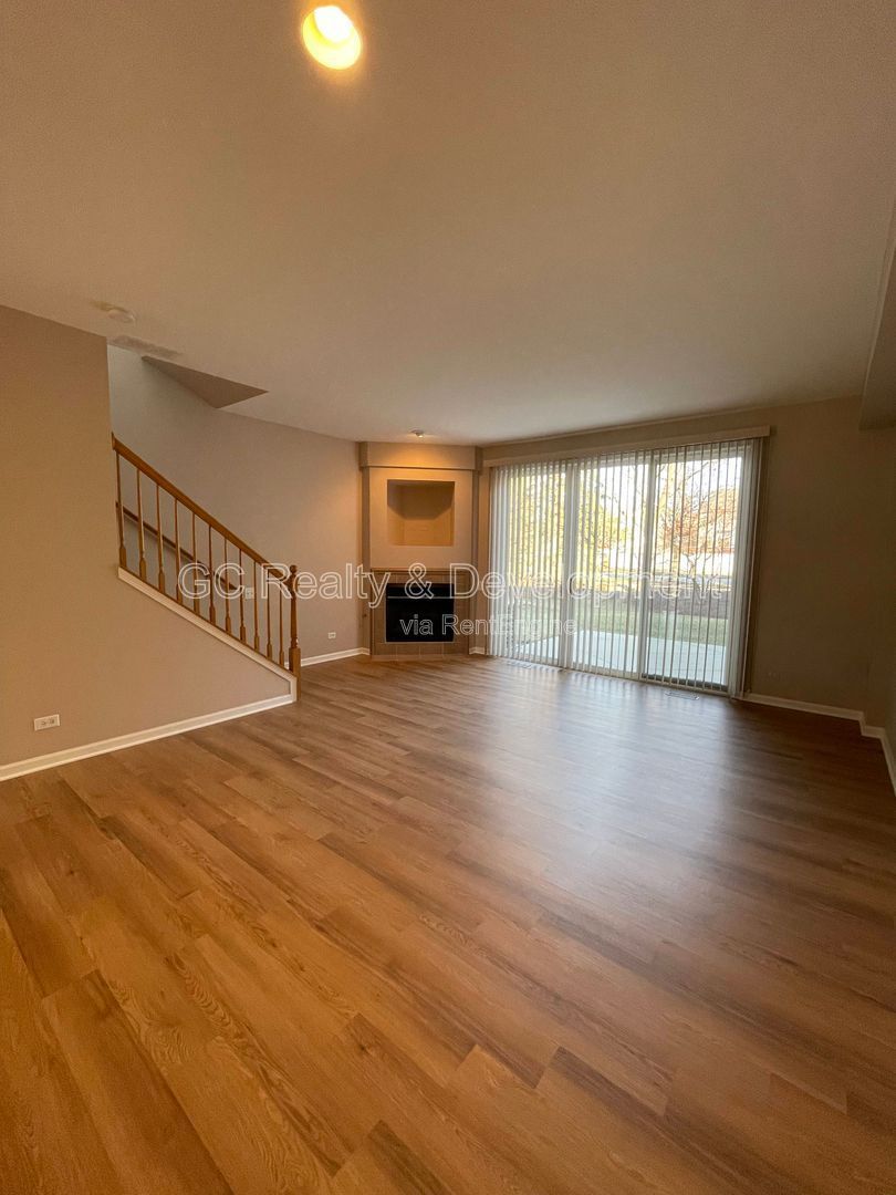 *** COMING SOON 5/15/26!/ NAPERVILLE LOCATION / END-UNIT TOWNHOME / 2 BDRM / 2.5 BTH / ATTACHED GARAGE *** property image