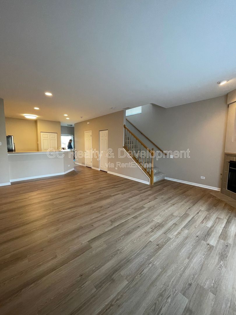 *** COMING SOON 5/15/26!/ NAPERVILLE LOCATION / END-UNIT TOWNHOME / 2 BDRM / 2.5 BTH / ATTACHED GARAGE *** property image