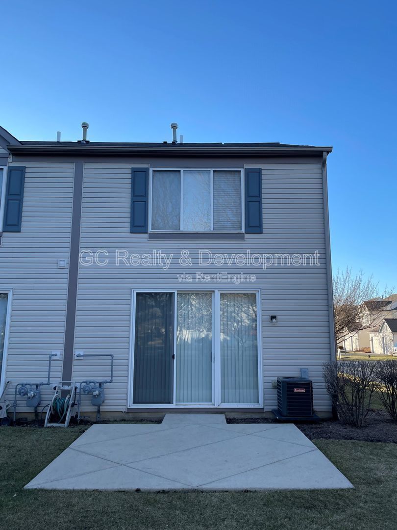 *** COMING SOON 5/15/26!/ NAPERVILLE LOCATION / END-UNIT TOWNHOME / 2 BDRM / 2.5 BTH / ATTACHED GARAGE *** property image