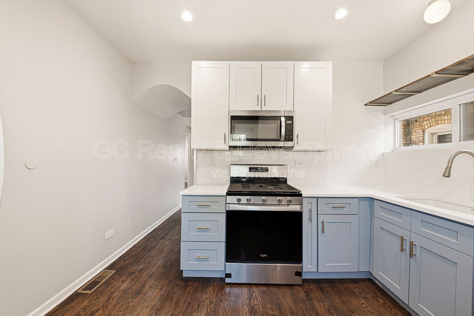 *** 4 BDRM - 2 BTH / UPDATED THROUGHOUT / PET FRIENDLY / FENCED YARD / HARDWOOD FLOORS *** property image
