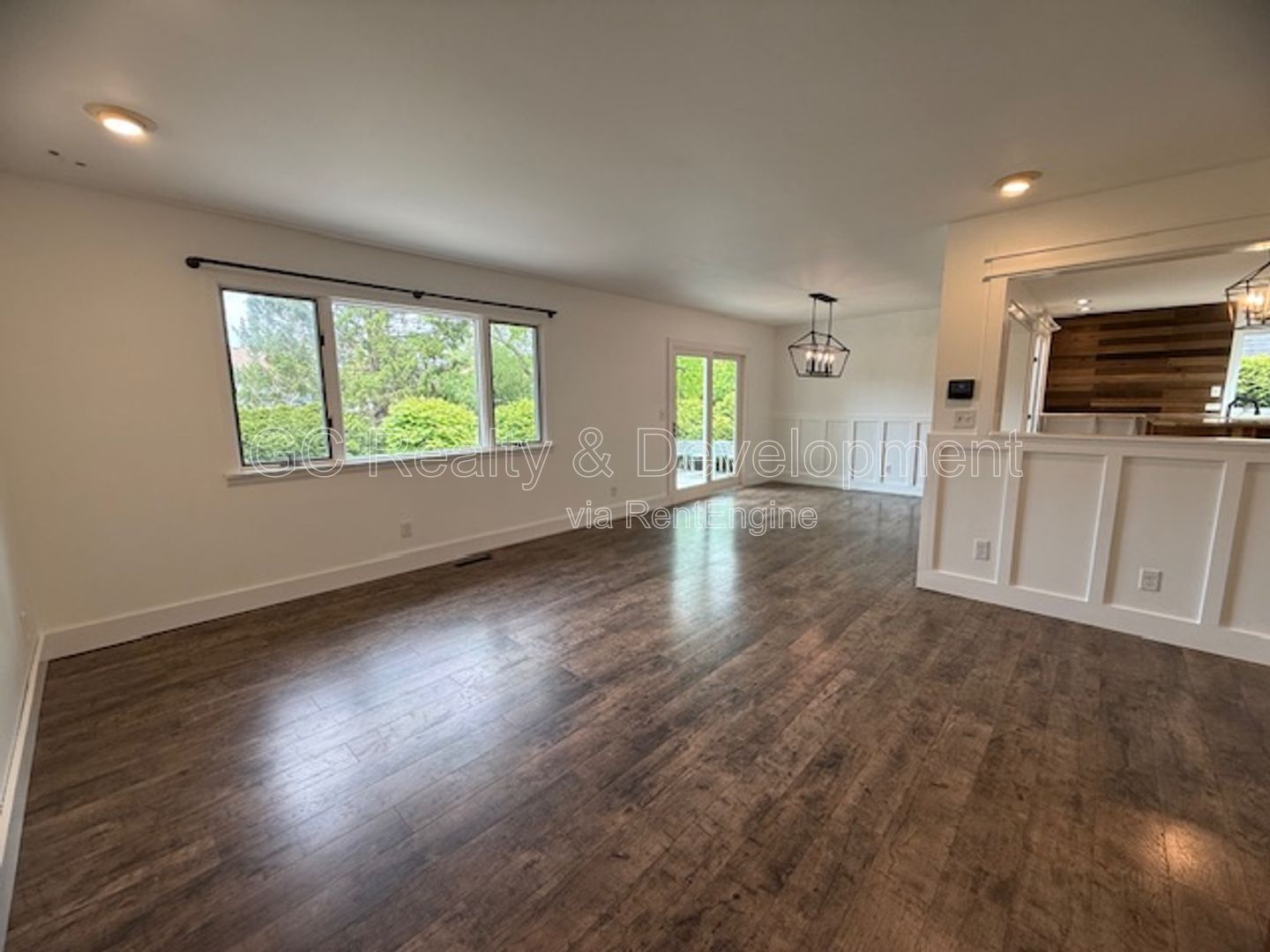 *** 4 BDRM - 2 BTH / FINISHED BSMT / PET FRIENDLY / UPDATED THROUGHOUT / FENCED YARD *** property image
