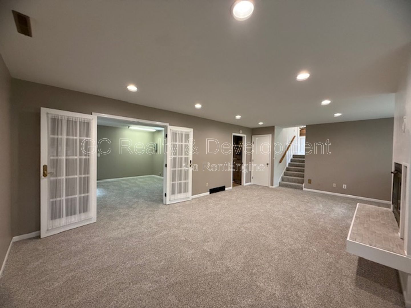 *** 4 BDRM - 2 BTH / FINISHED BSMT / PET FRIENDLY / UPDATED THROUGHOUT / FENCED YARD *** property image