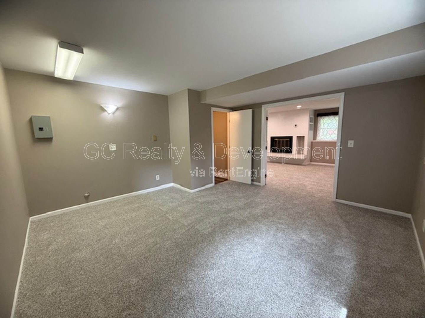 *** 4 BDRM - 2 BTH / FINISHED BSMT / PET FRIENDLY / UPDATED THROUGHOUT / FENCED YARD *** property image