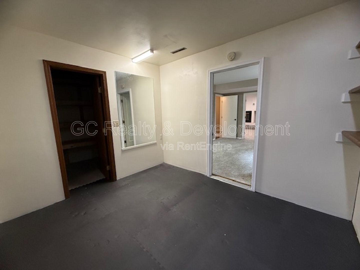 *** 4 BDRM - 2 BTH / FINISHED BSMT / PET FRIENDLY / UPDATED THROUGHOUT / FENCED YARD *** property image