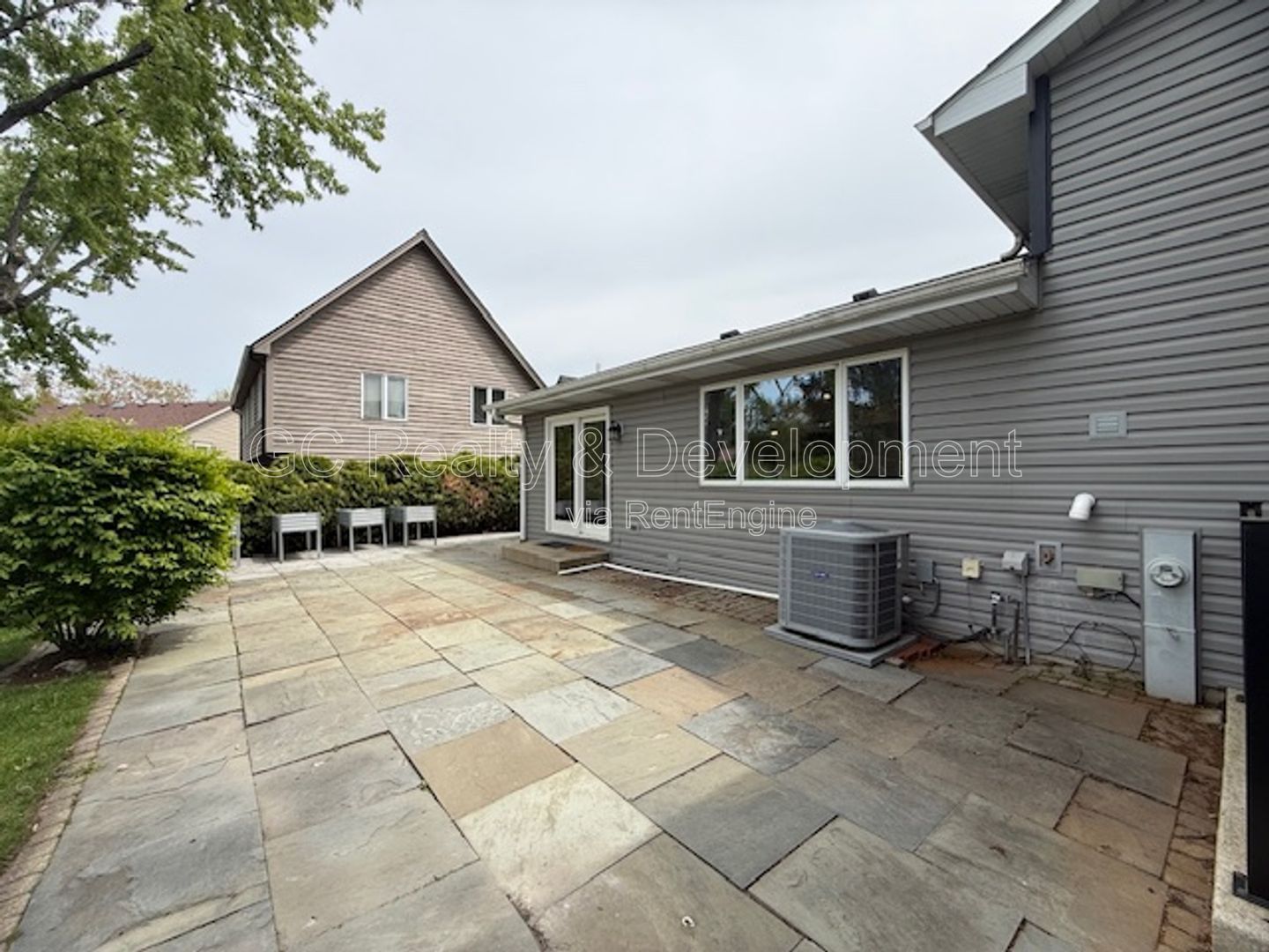*** 4 BDRM - 2 BTH / FINISHED BSMT / PET FRIENDLY / UPDATED THROUGHOUT / FENCED YARD *** property image