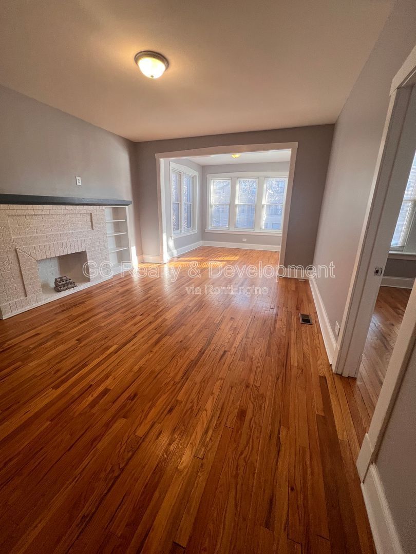 *** ALBANY PARK / 4 BEDROOM - 2 BATH / ONSITE LAUNDRY / GARAGE SPACE AVAILABLE / PET FRIENDLY *** property image