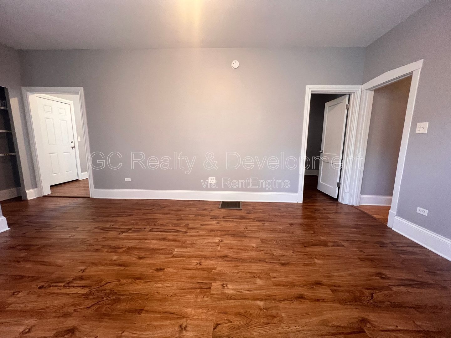 *** ALBANY PARK / 4 BEDROOM - 2 BATH / ONSITE LAUNDRY / GARAGE SPACE AVAILABLE / PET FRIENDLY *** property image