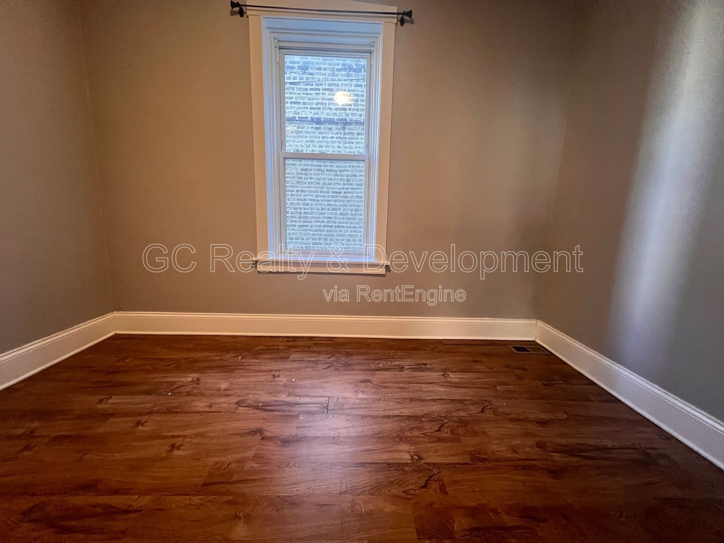 *** ALBANY PARK / 4 BEDROOM - 2 BATH / ONSITE LAUNDRY / GARAGE SPACE AVAILABLE / PET FRIENDLY *** property image