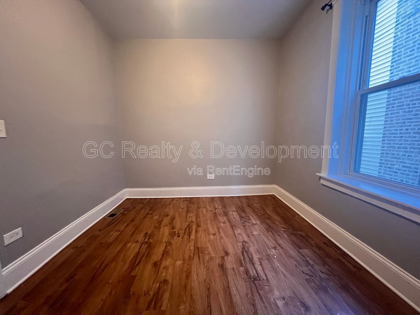 *** ALBANY PARK / 4 BEDROOM - 2 BATH / ONSITE LAUNDRY / GARAGE SPACE AVAILABLE / PET FRIENDLY *** property image