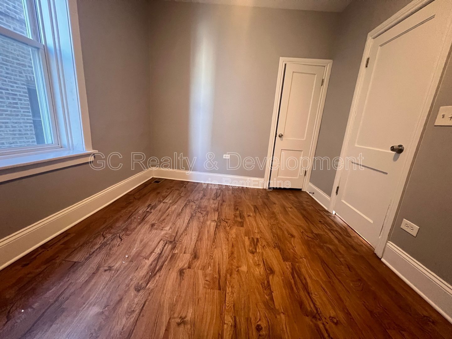 *** ALBANY PARK / 4 BEDROOM - 2 BATH / ONSITE LAUNDRY / GARAGE SPACE AVAILABLE / PET FRIENDLY *** property image