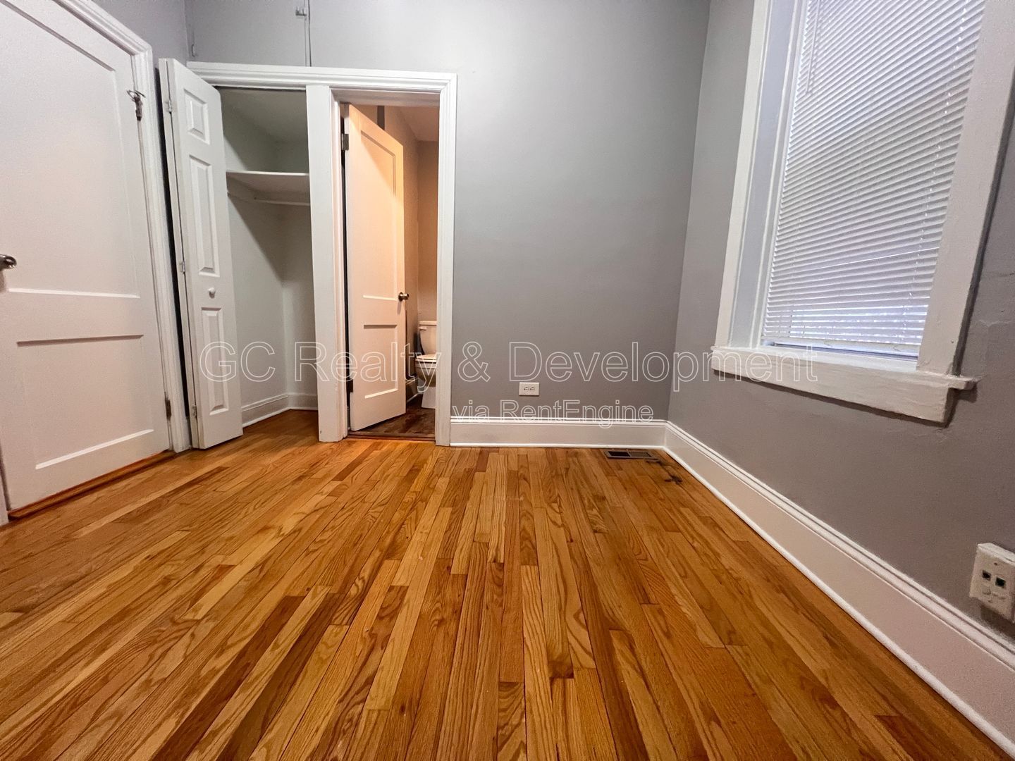*** ALBANY PARK / 4 BEDROOM - 2 BATH / ONSITE LAUNDRY / GARAGE SPACE AVAILABLE / PET FRIENDLY *** property image