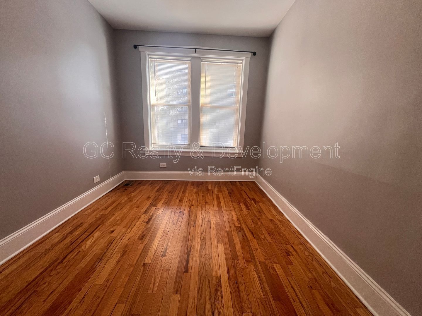 *** ALBANY PARK / 4 BEDROOM - 2 BATH / ONSITE LAUNDRY / GARAGE SPACE AVAILABLE / PET FRIENDLY *** property image