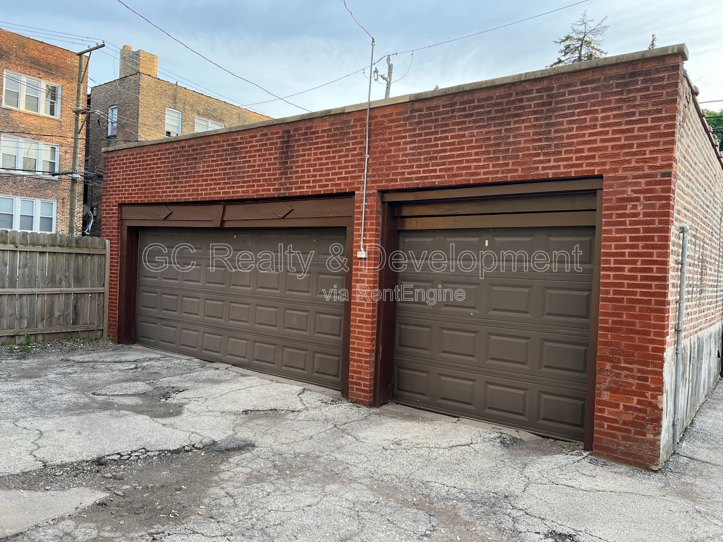 *** ALBANY PARK / 4 BEDROOM - 2 BATH / ONSITE LAUNDRY / GARAGE SPACE AVAILABLE / PET FRIENDLY *** property image