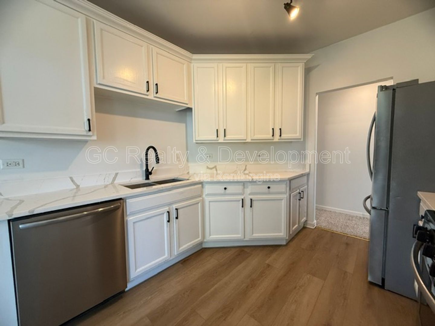 *** 2 BDRM - 2 BTH / PET FRIENDLY / ATTACHED GARAGE / REAR PATIO W  BALCONY *** property image