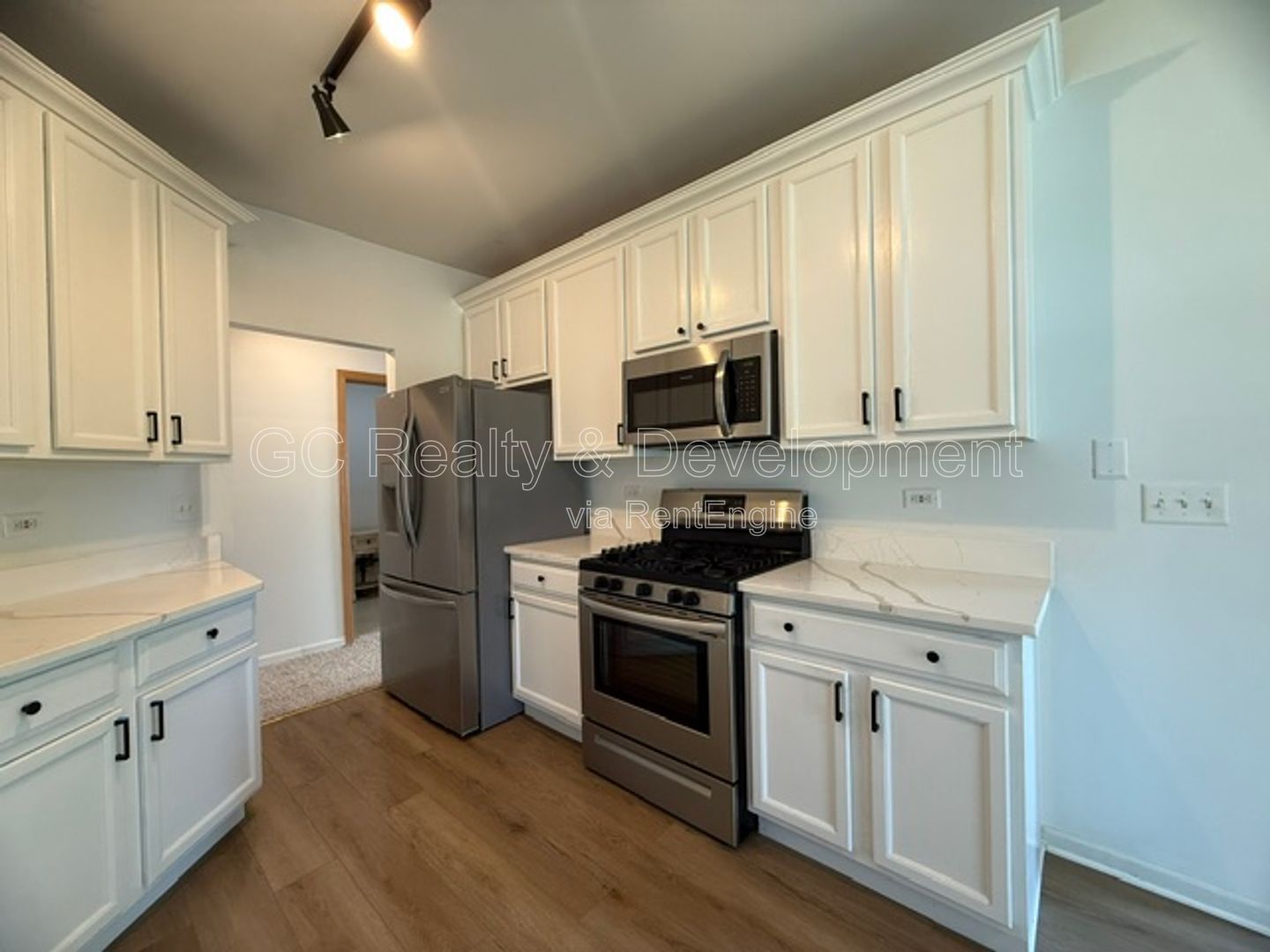 *** 2 BDRM - 2 BTH / PET FRIENDLY / ATTACHED GARAGE / REAR PATIO W  BALCONY *** property image