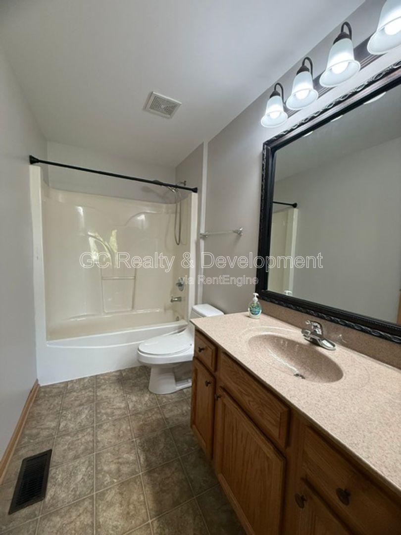 *** 2 BDRM - 2 BTH / PET FRIENDLY / ATTACHED GARAGE / REAR PATIO W  BALCONY *** property image