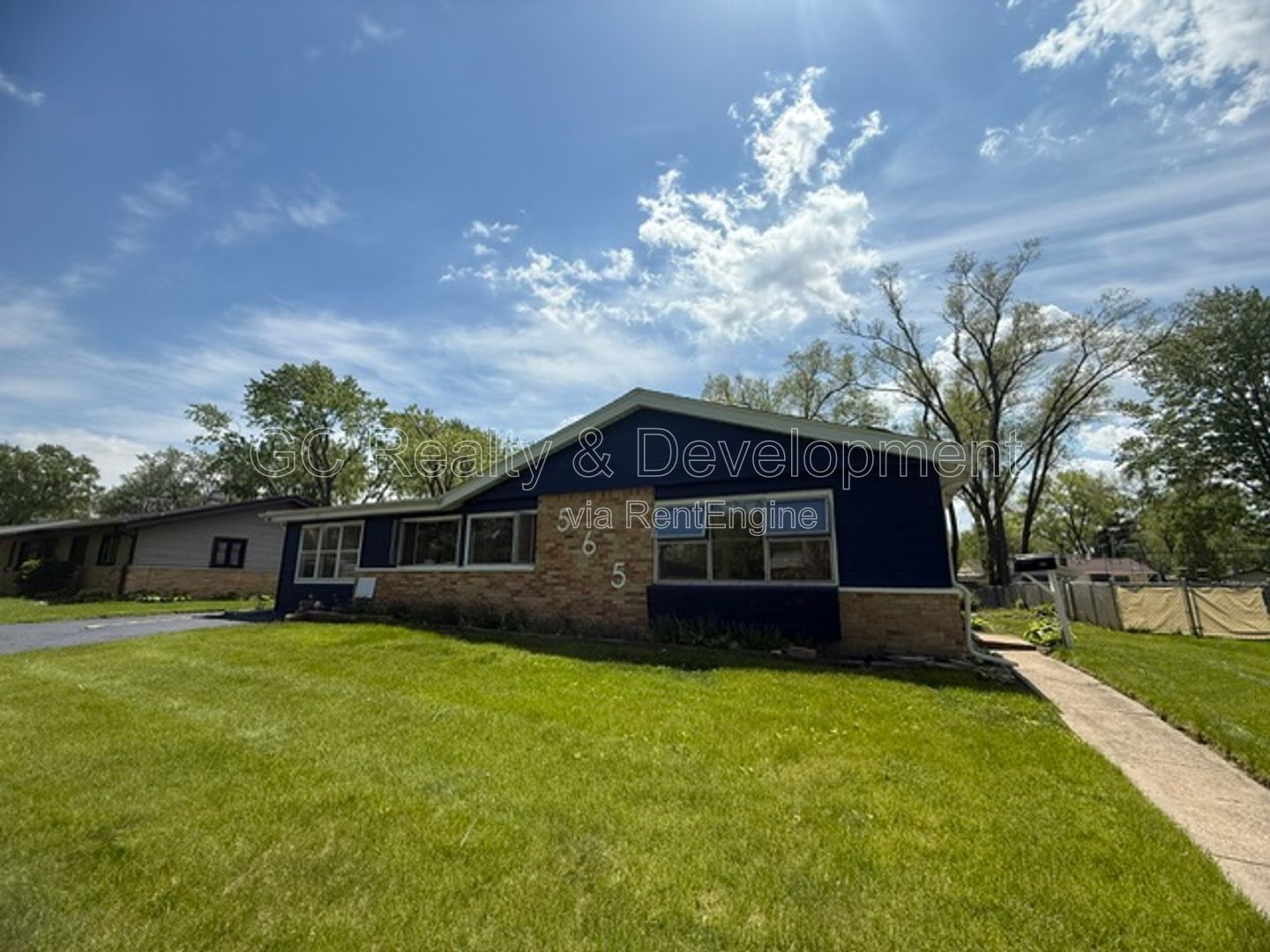 *** 3 BDRM - 2 BTH / GRANITE & SS APPL / LRG YARD / OPEN LAYOUT / DETACHED GARAGE *** property image