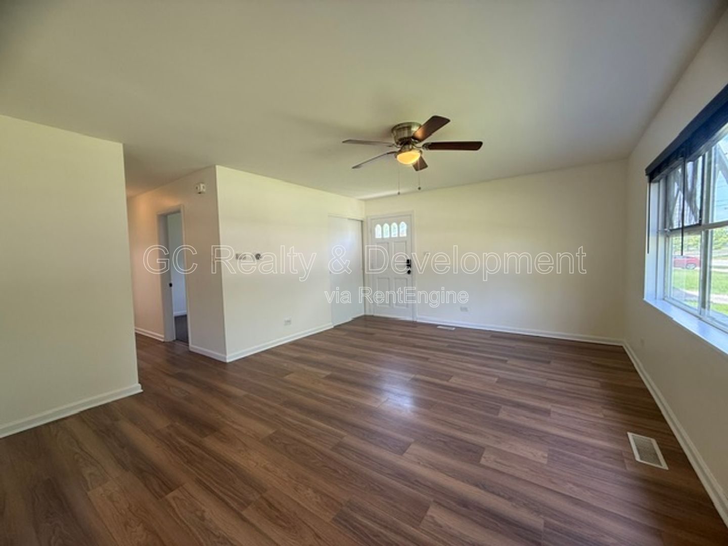 *** 3 BDRM - 2 BTH / GRANITE & SS APPL / LRG YARD / OPEN LAYOUT / DETACHED GARAGE *** property image