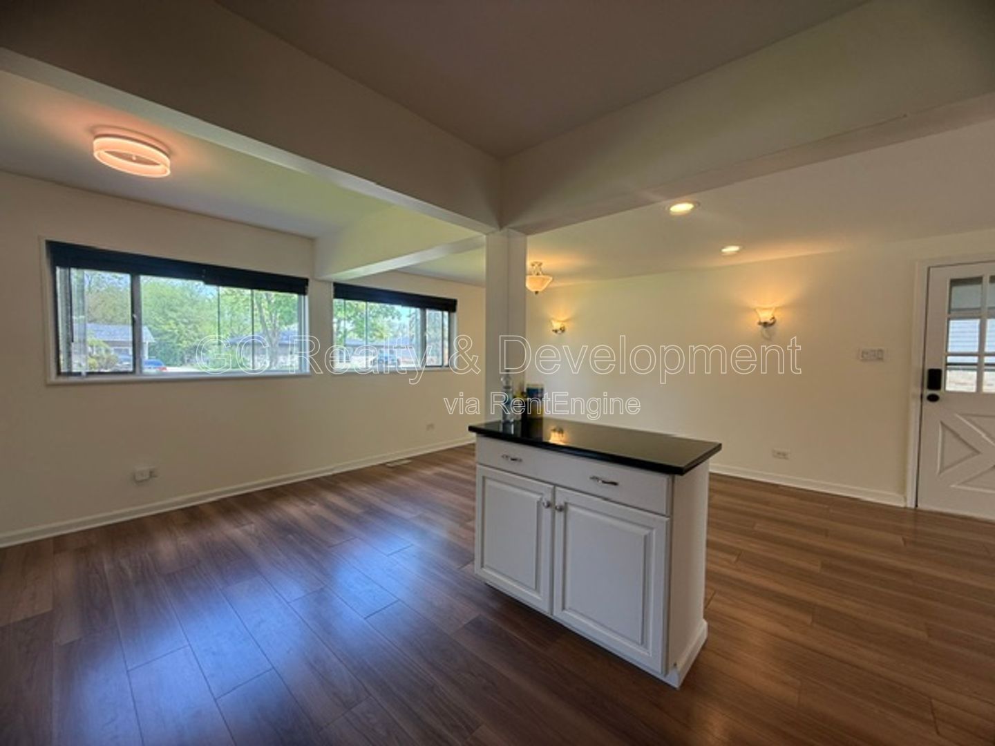*** 3 BDRM - 2 BTH / GRANITE & SS APPL / LRG YARD / OPEN LAYOUT / DETACHED GARAGE *** property image