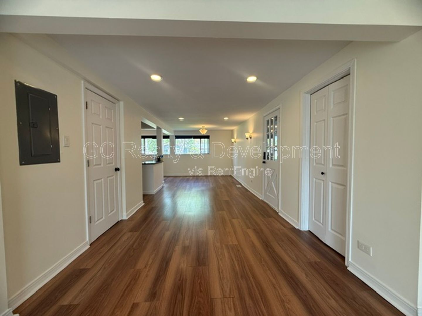 *** 3 BDRM - 2 BTH / GRANITE & SS APPL / LRG YARD / OPEN LAYOUT / DETACHED GARAGE *** property image