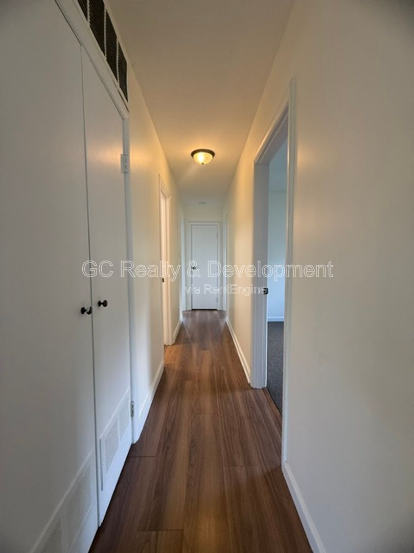*** 3 BDRM - 2 BTH / GRANITE & SS APPL / LRG YARD / OPEN LAYOUT / DETACHED GARAGE *** property image