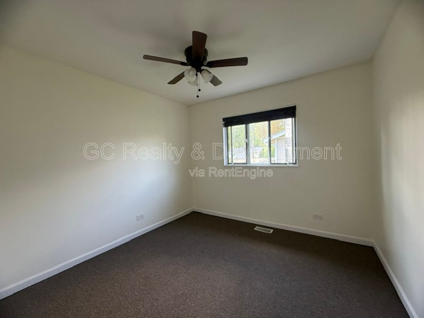 *** 3 BDRM - 2 BTH / GRANITE & SS APPL / LRG YARD / OPEN LAYOUT / DETACHED GARAGE *** property image