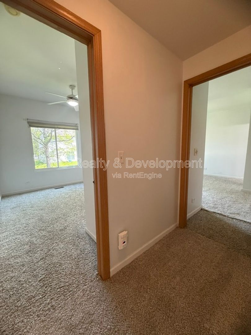 *** 3 BDRM - 2 BTH / GRANITE & SS APPL / LRG YARD / OPEN LAYOUT / DETACHED GARAGE *** property image