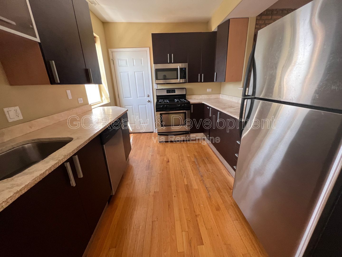 *** COMING SOON - AVAIL 07/15/26! / ROGERS PARK - 2BDRM / 1.5 BTH / SS APPL / IN UNIT WASHER & DRYER / COMMUTER FREINDLY *** property image