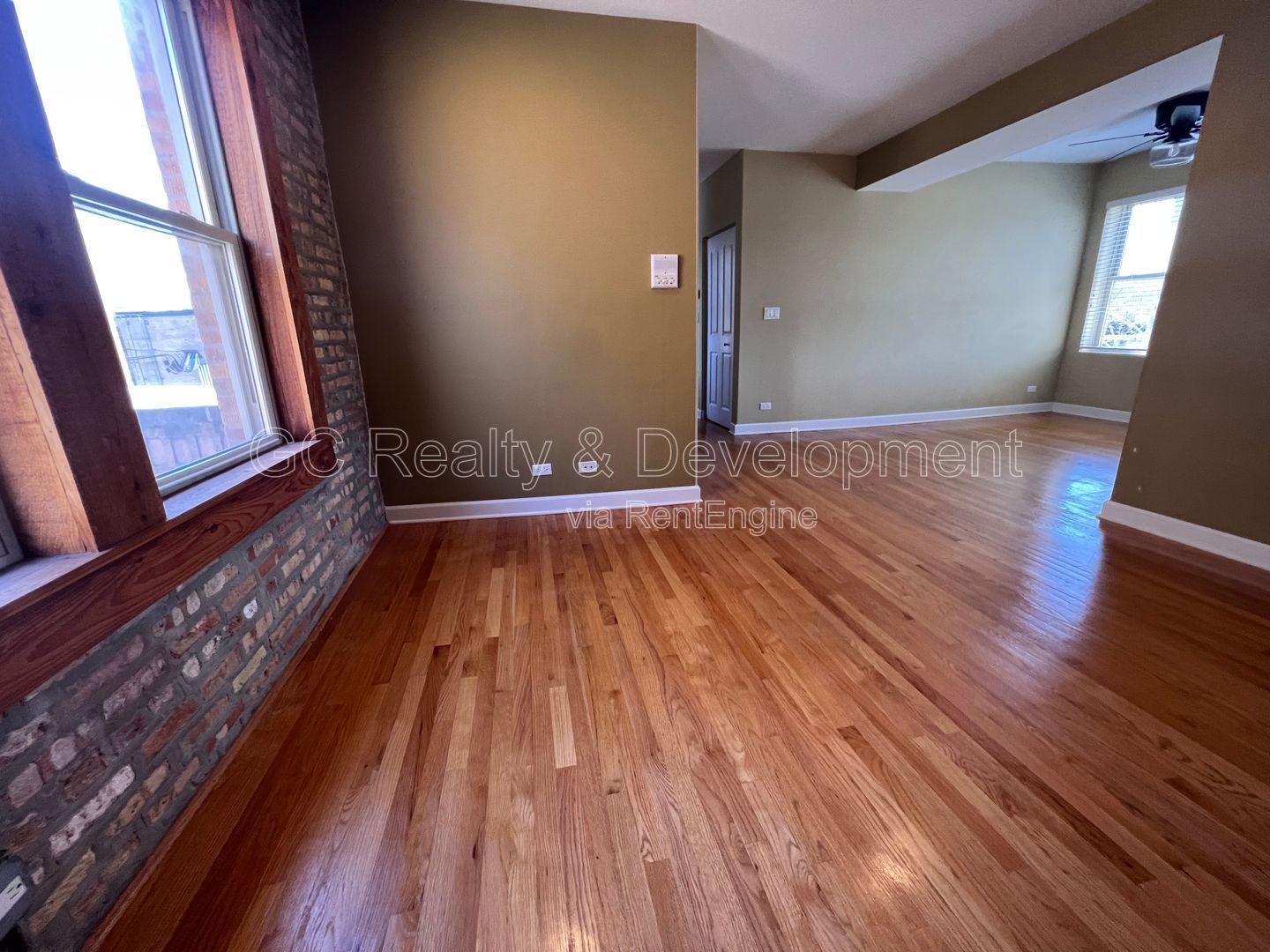 *** COMING SOON - AVAIL 07/15/26! / ROGERS PARK - 2BDRM / 1.5 BTH / SS APPL / IN UNIT WASHER & DRYER / COMMUTER FREINDLY *** property image