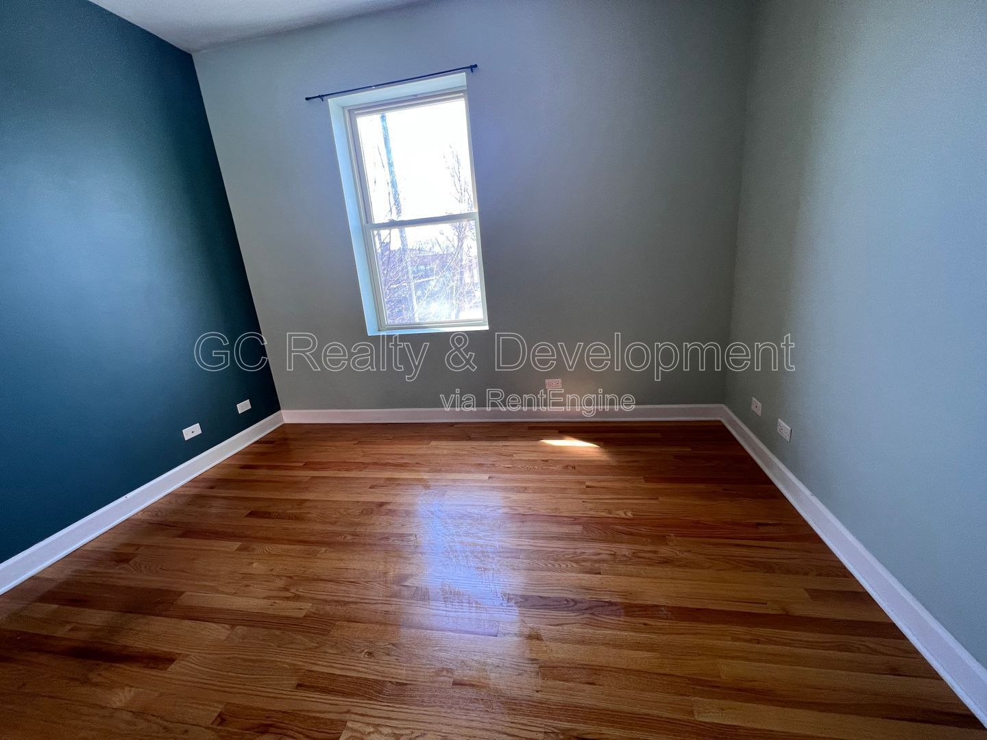 *** COMING SOON - AVAIL 07/15/26! / ROGERS PARK - 2BDRM / 1.5 BTH / SS APPL / IN UNIT WASHER & DRYER / COMMUTER FREINDLY *** property image
