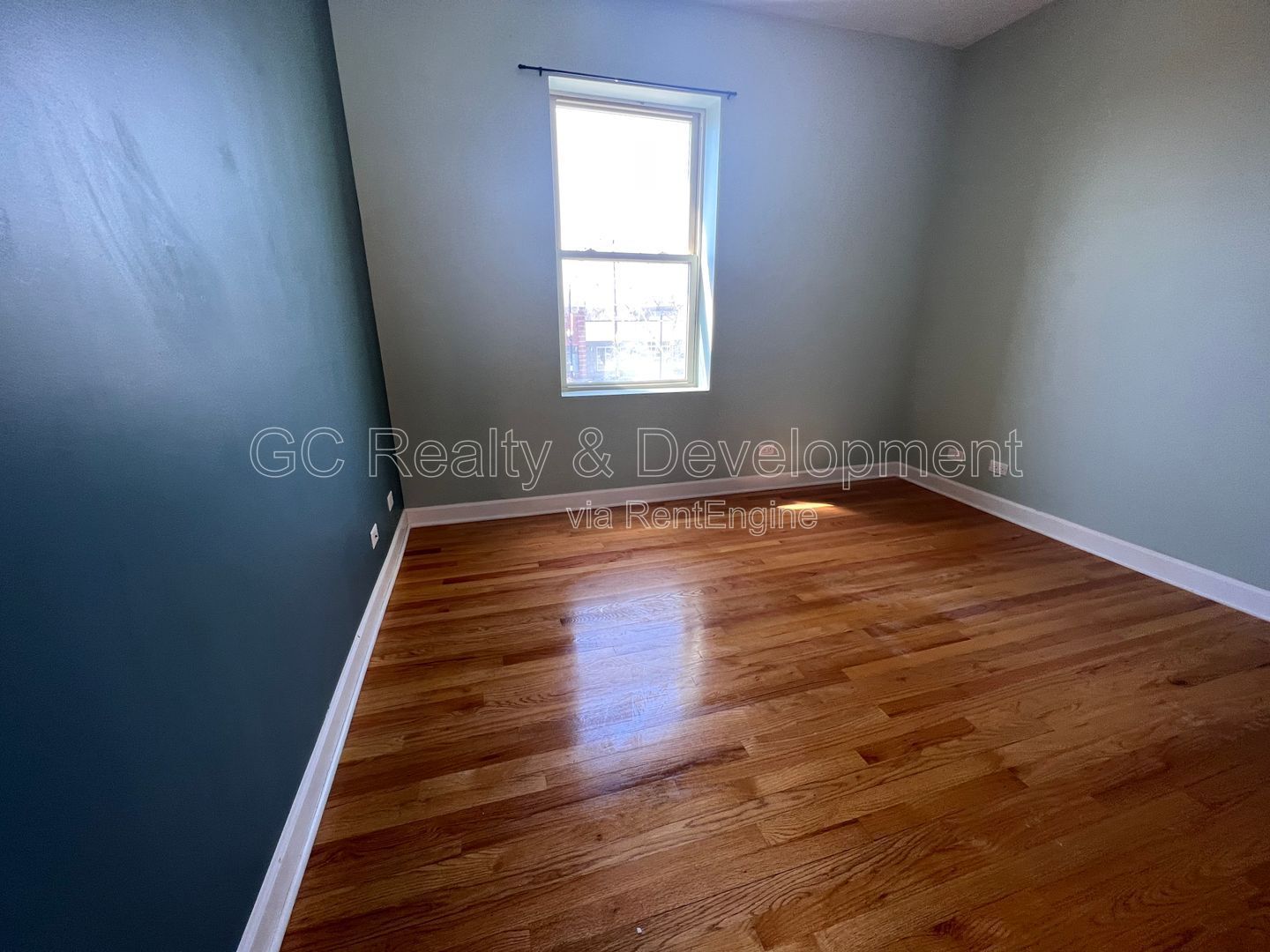 *** COMING SOON - AVAIL 07/15/26! / ROGERS PARK - 2BDRM / 1.5 BTH / SS APPL / IN UNIT WASHER & DRYER / COMMUTER FREINDLY *** property image