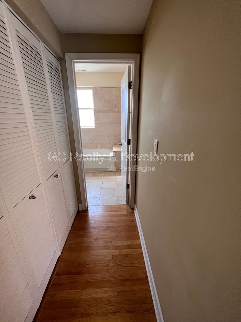 *** COMING SOON - AVAIL 07/15/26! / ROGERS PARK - 2BDRM / 1.5 BTH / SS APPL / IN UNIT WASHER & DRYER / COMMUTER FREINDLY *** property image