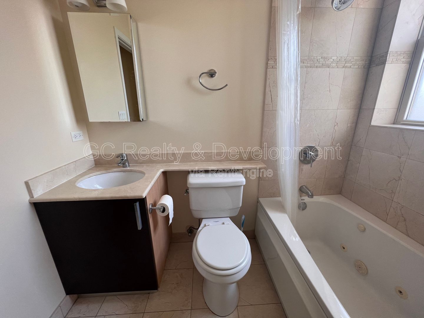 *** COMING SOON - AVAIL 07/15/26! / ROGERS PARK - 2BDRM / 1.5 BTH / SS APPL / IN UNIT WASHER & DRYER / COMMUTER FREINDLY *** property image