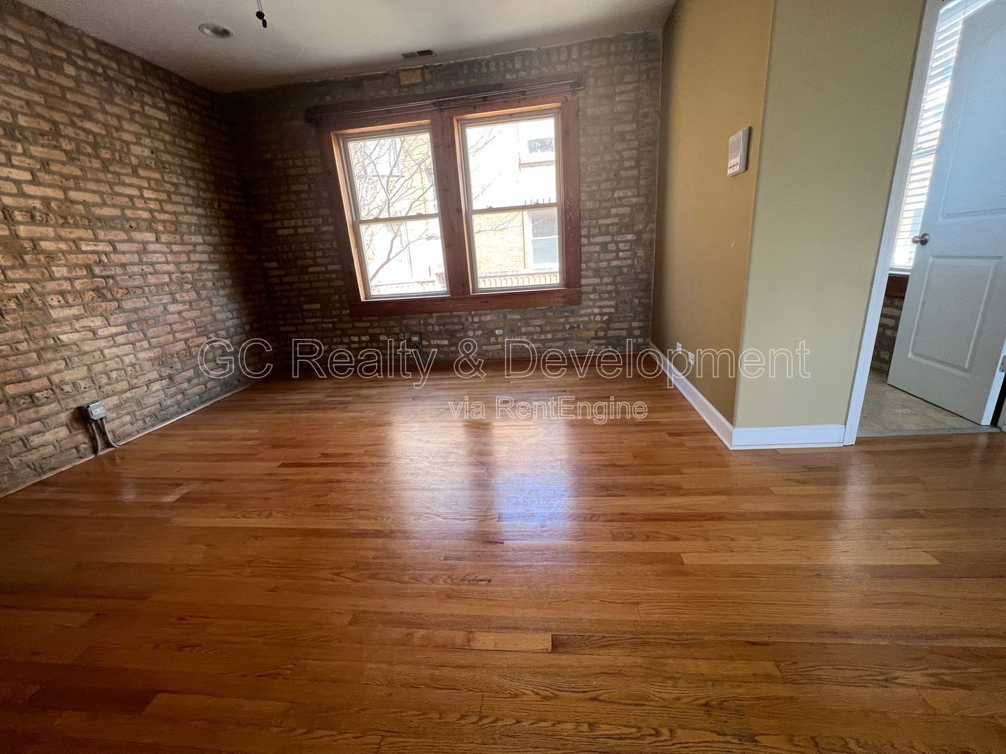 *** COMING SOON - AVAIL 07/15/26! / ROGERS PARK - 2BDRM / 1.5 BTH / SS APPL / IN UNIT WASHER & DRYER / COMMUTER FREINDLY *** property image