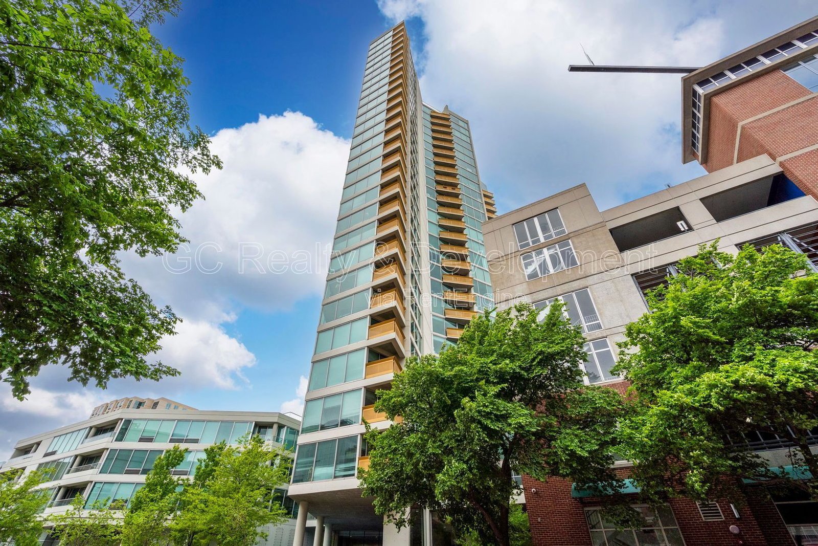 *** 2 BDRM - 2 BTH / WIFI INCL - ONLY PAY ELECTRIC / ON SITE GYM / POOL & HOT TUB / ASSIGNED PARKING *** property image